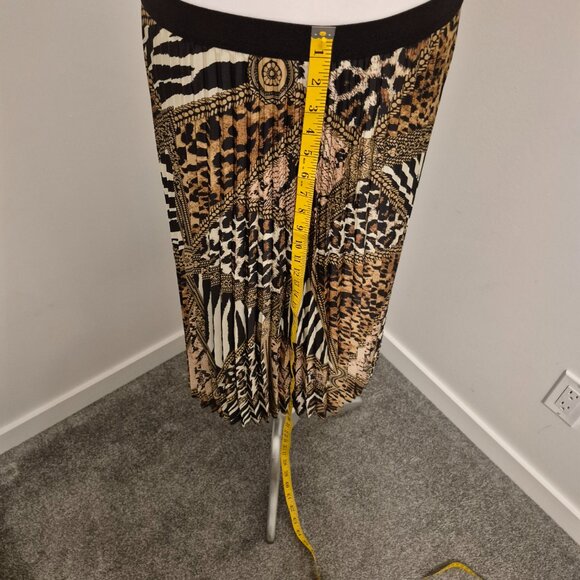 Animal Print on a Pleated Skirt with Elastic Waist - Picture 7 of 7